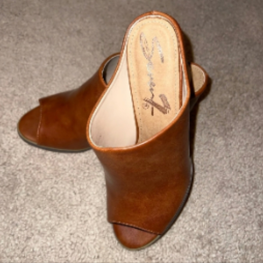 Seven7 Brown Mules Minimalist Design